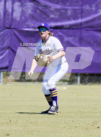 Thumbnail 2 in Lennard vs. Robinson photogallery.