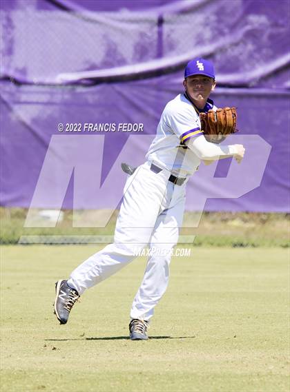 Thumbnail 2 in Lennard vs. Robinson photogallery.