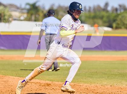 Thumbnail 2 in Lennard vs. Robinson photogallery.