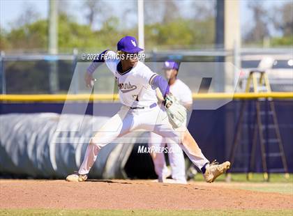Thumbnail 3 in Lennard vs. Robinson photogallery.