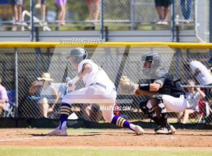 Thumbnail 2 in Lennard vs. Robinson photogallery.