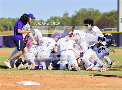 Thumbnail 1 in Lennard vs. Robinson photogallery.