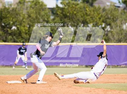 Thumbnail 2 in Lennard vs. Robinson photogallery.