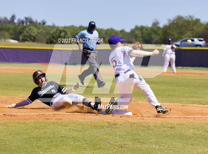 Thumbnail 3 in Lennard vs. Robinson photogallery.