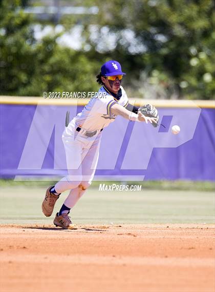 Thumbnail 2 in Lennard vs. Robinson photogallery.