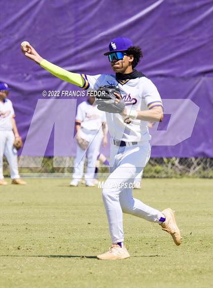 Thumbnail 3 in Lennard vs. Robinson photogallery.