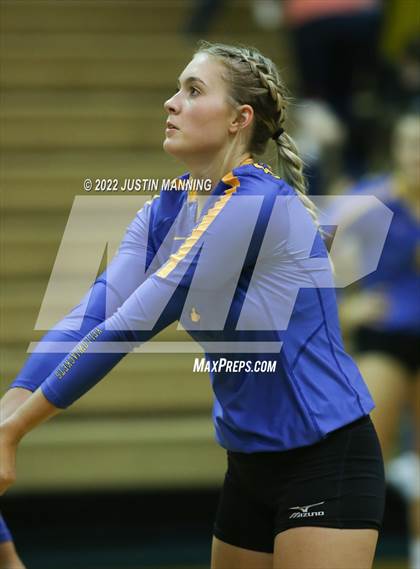 Thumbnail 1 in Bauxite @ Sheridan photogallery.