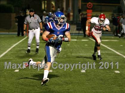 Thumbnail 2 in Memphis University vs. Brentwood Academy photogallery.
