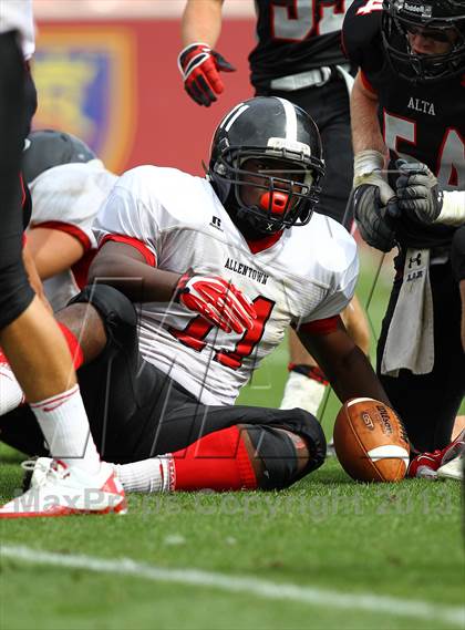 Thumbnail 2 in Alta vs. Allentown (Xfinity High School Football Challenge) photogallery.