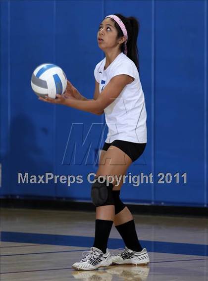 Thumbnail 1 in Crescenta Valley @ Burbank photogallery.