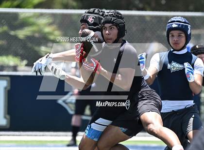 Thumbnail 1 in St. John Bosco vs. San Clemente (Brave 8 Invitational-Game 2) photogallery.