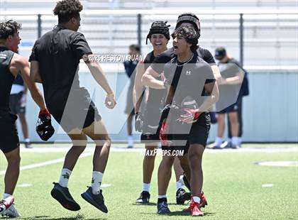 Thumbnail 1 in St. John Bosco vs. San Clemente (Brave 8 Invitational-Game 2) photogallery.