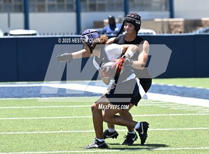 Thumbnail 3 in St. John Bosco vs. San Clemente (Brave 8 Invitational-Game 2) photogallery.