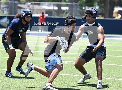Thumbnail 3 in St. John Bosco vs. San Clemente (Brave 8 Invitational-Game 2) photogallery.