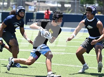 Thumbnail 2 in St. John Bosco vs. San Clemente (Brave 8 Invitational-Game 2) photogallery.
