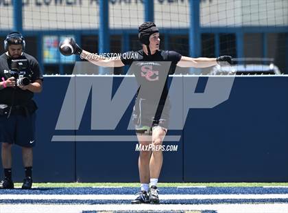 Thumbnail 2 in St. John Bosco vs. San Clemente (Brave 8 Invitational-Game 2) photogallery.