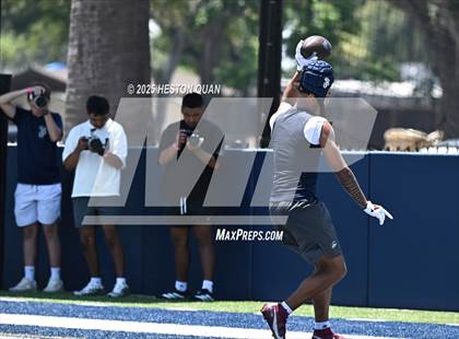 Thumbnail 3 in St. John Bosco vs. San Clemente (Brave 8 Invitational-Game 2) photogallery.
