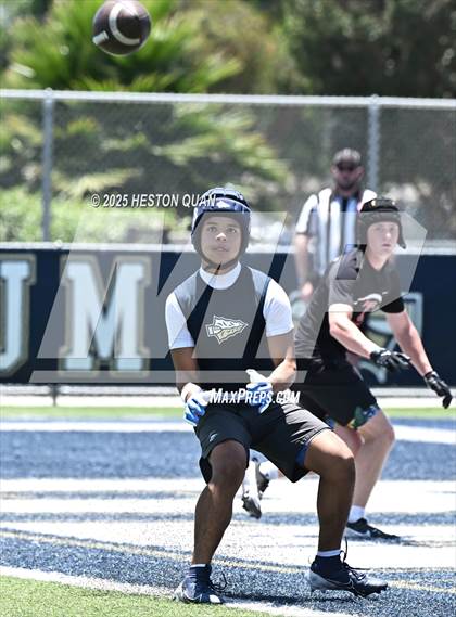 Thumbnail 3 in St. John Bosco vs. San Clemente (Brave 8 Invitational-Game 2) photogallery.