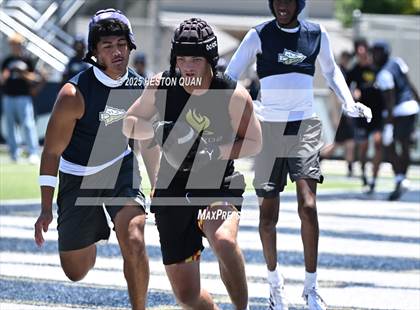Thumbnail 1 in St. John Bosco vs. San Clemente (Brave 8 Invitational-Game 2) photogallery.