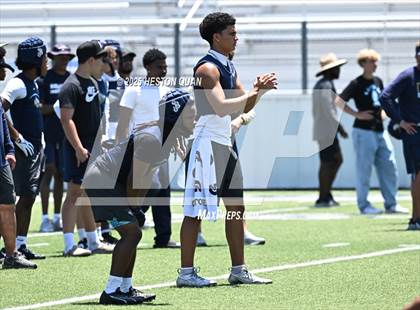 Thumbnail 1 in St. John Bosco vs. San Clemente (Brave 8 Invitational-Game 2) photogallery.