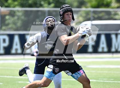 Thumbnail 3 in St. John Bosco vs. San Clemente (Brave 8 Invitational-Game 2) photogallery.