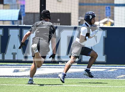 Thumbnail 2 in St. John Bosco vs. San Clemente (Brave 8 Invitational-Game 2) photogallery.