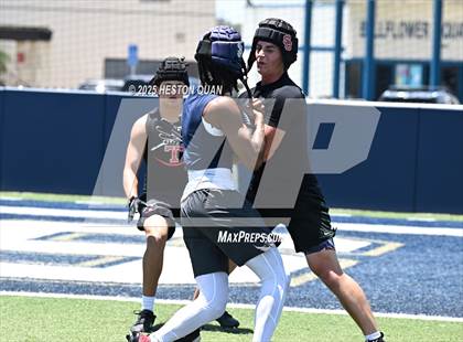 Thumbnail 3 in St. John Bosco vs. San Clemente (Brave 8 Invitational-Game 2) photogallery.