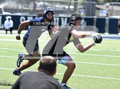 Thumbnail 3 in St. John Bosco vs. San Clemente (Brave 8 Invitational-Game 2) photogallery.