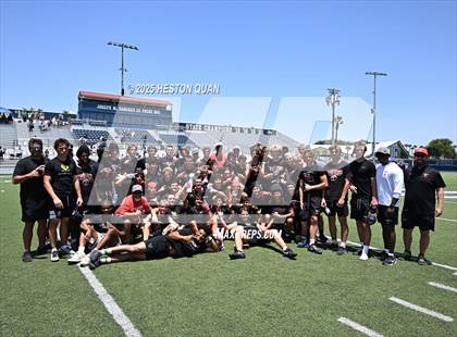 Thumbnail 3 in St. John Bosco vs. San Clemente (Brave 8 Invitational-Game 2) photogallery.