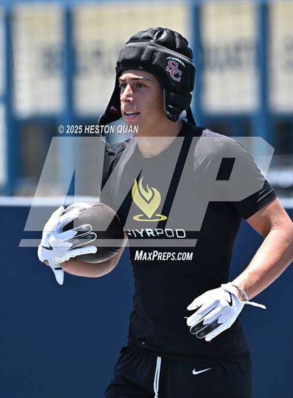 Thumbnail 2 in St. John Bosco vs. San Clemente (Brave 8 Invitational-Game 2) photogallery.