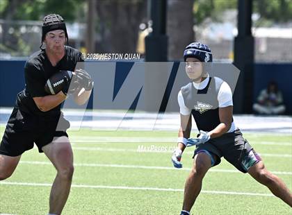 Thumbnail 3 in St. John Bosco vs. San Clemente (Brave 8 Invitational-Game 2) photogallery.