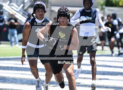 Thumbnail 2 in St. John Bosco vs. San Clemente (Brave 8 Invitational-Game 2) photogallery.