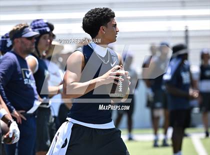 Thumbnail 2 in St. John Bosco vs. San Clemente (Brave 8 Invitational-Game 2) photogallery.