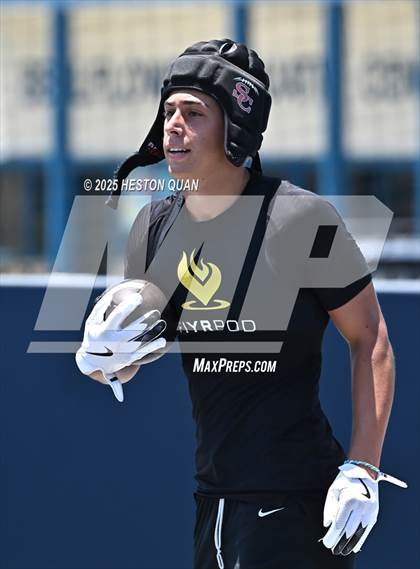 Thumbnail 1 in St. John Bosco vs. San Clemente (Brave 8 Invitational-Game 2) photogallery.