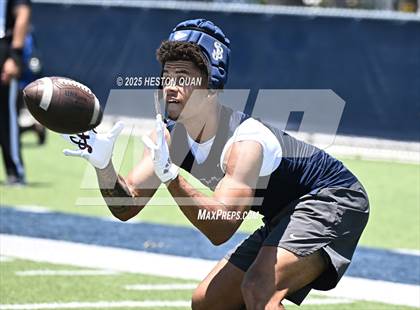 Thumbnail 2 in St. John Bosco vs. San Clemente (Brave 8 Invitational-Game 2) photogallery.