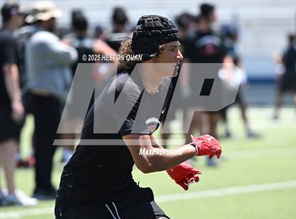 Thumbnail 3 in St. John Bosco vs. San Clemente (Brave 8 Invitational-Game 2) photogallery.