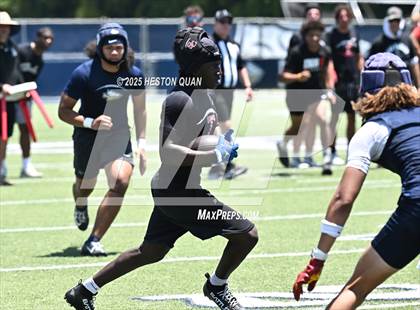 Thumbnail 2 in St. John Bosco vs. San Clemente (Brave 8 Invitational-Game 2) photogallery.