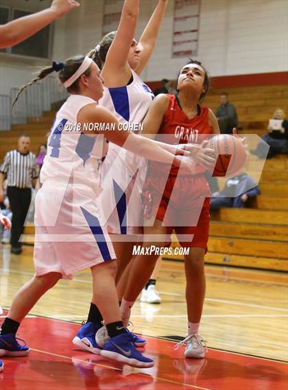 Thumbnail 2 in Grant vs. Highland Park photogallery.