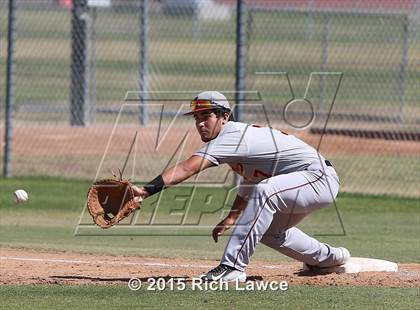 Thumbnail 2 in El Modena @ Esperanza photogallery.