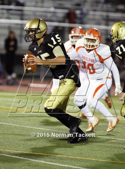 Thumbnail 3 in Central vs. Abilene (KSHSAA 4A D1 2nd Round) photogallery.