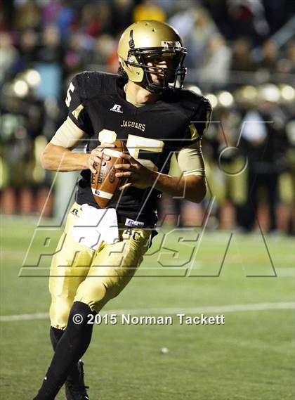 Thumbnail 3 in Central vs. Abilene (KSHSAA 4A D1 2nd Round) photogallery.