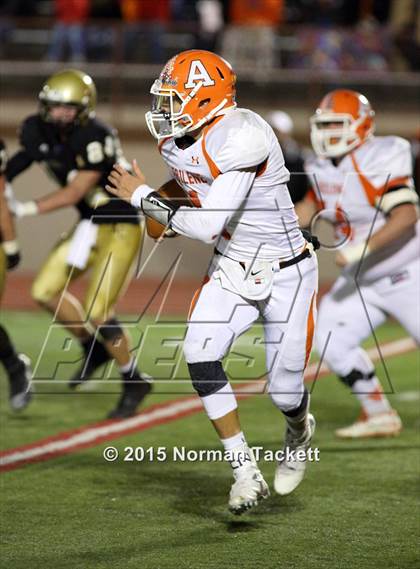 Thumbnail 3 in Central vs. Abilene (KSHSAA 4A D1 2nd Round) photogallery.