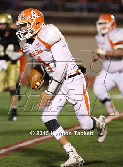 Thumbnail 2 in Central vs. Abilene (KSHSAA 4A D1 2nd Round) photogallery.