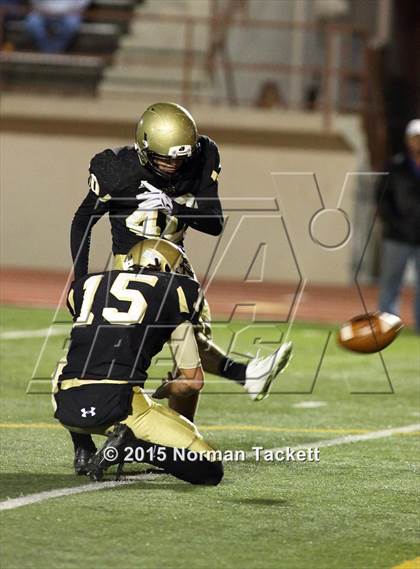Thumbnail 1 in Central vs. Abilene (KSHSAA 4A D1 2nd Round) photogallery.