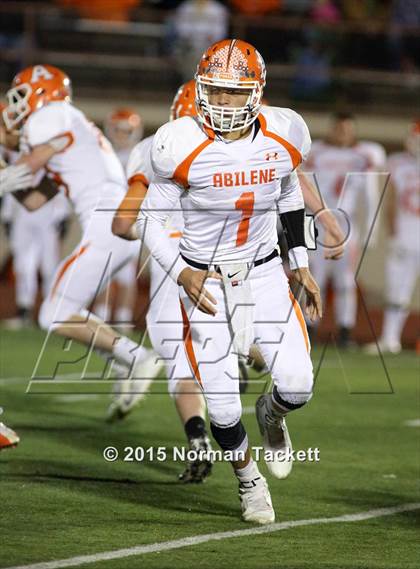 Thumbnail 1 in Central vs. Abilene (KSHSAA 4A D1 2nd Round) photogallery.