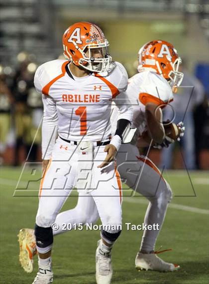 Thumbnail 3 in Central vs. Abilene (KSHSAA 4A D1 2nd Round) photogallery.
