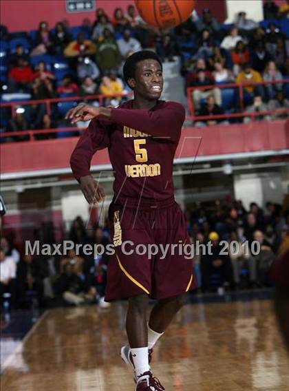 Thumbnail 1 in Poughkeepsie vs. Mt. Vernon (Section 1 Class AA Final) photogallery.