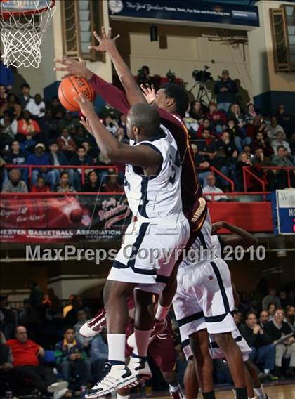 Thumbnail 3 in Poughkeepsie vs. Mt. Vernon (Section 1 Class AA Final) photogallery.