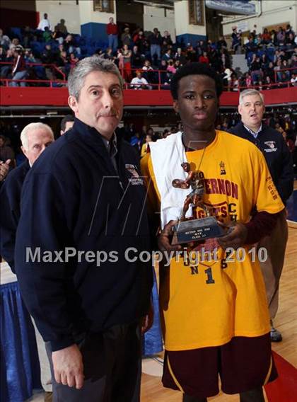 Thumbnail 3 in Poughkeepsie vs. Mt. Vernon (Section 1 Class AA Final) photogallery.