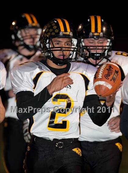 Thumbnail 1 in Monterey vs. Terra Nova (CIF CCS D3 Final) photogallery.
